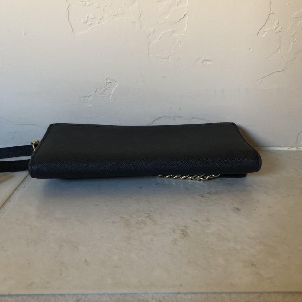 Michael Kors Crossbody Wallet on Chain - Picture 3 of 5